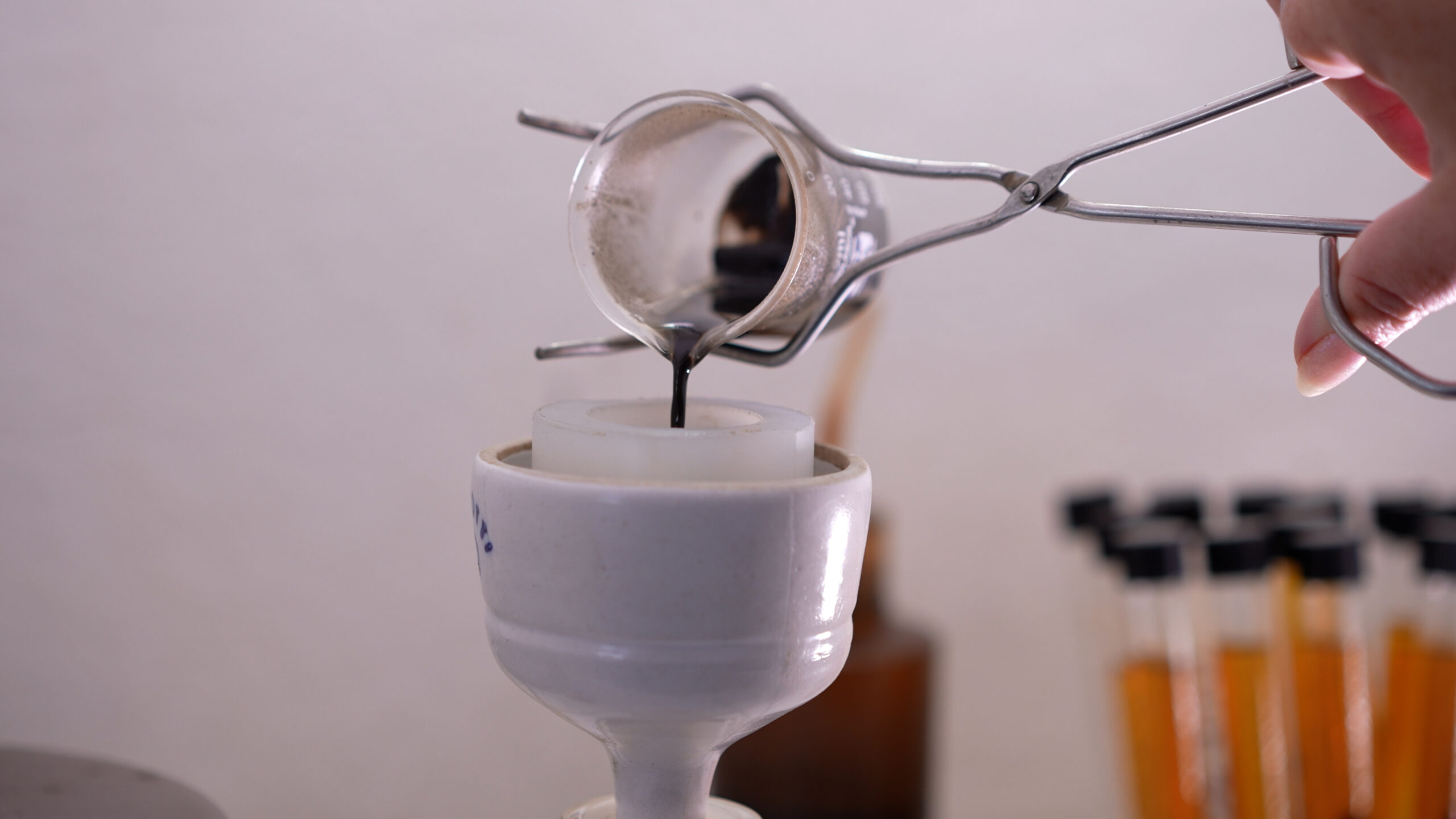 BRUTO.01_29_34_05.Still054